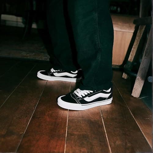 Vans Unisex Adult Knu Skool Shoe - '90s Retro Puffy Low-Top Fashion Sneakers for Men & Women thumbnail 20