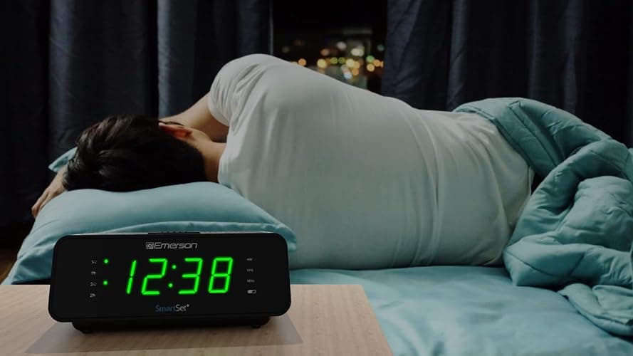 Emerson SmartSet Dual Alarm Clock Radio with AM/FM, Auto Time Setting, Sleep Timer, Snooze, 20 Presets, Easy-to-Read .9-inch Jade Green Dimmable LED Display, CKS1900 thumbnail 6