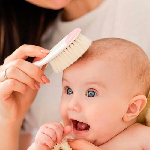 Chicco Ensemble Brosse à Cheveux et Peigne pour Bébé, Brosse à Poils Naturels Doux, Peigne à Bouts Arrondis, Manche Antidérapant, Cadeau de Naissance - Essentiels pour Nouveau-né 0plus Mois, Rose thumbnail 6
