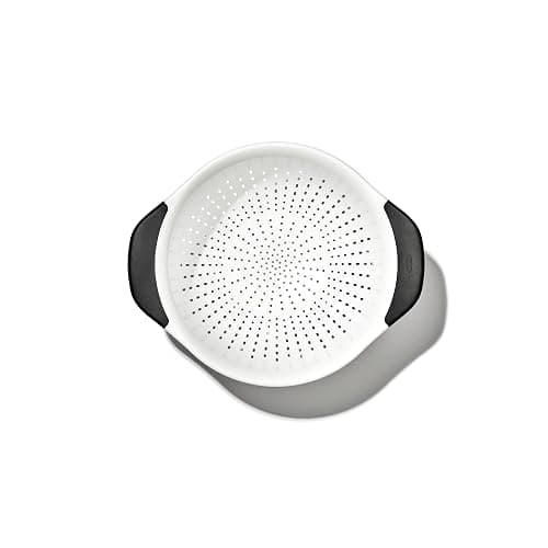 OXO Good Grips 3 QT Plastic Colander thumbnail 3