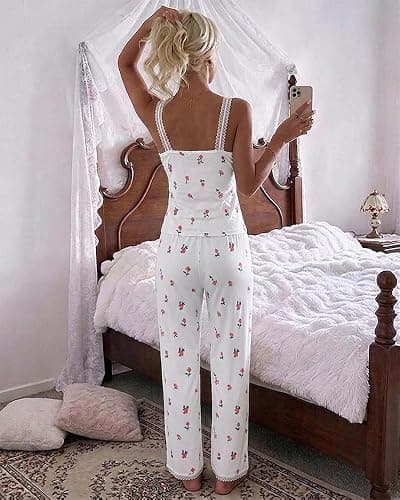 ChicMe Couture Women's Pajamas Set 2 Piece Ditsy Floral Print Lace Cami Top and Pants Loungewear with Pockets Sleepwear thumbnail 3
