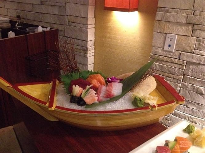 JapanBargain 4120, Japanese Sushi Boat Plastic Sashimi Sushi Serving Tray Boat Shaped Food Platter, Made in Japan, 18.5-inch, Yellow thumbnail 4