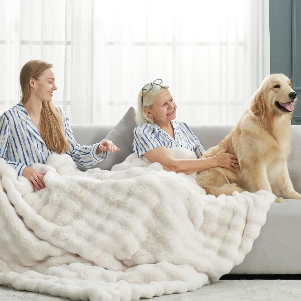 TARODEA Faux Fur Throw Blanket for Couch, Fuzzy Soft Plush Thick Bubble Blanket for Sofa Bedroom Living Room (Cream White, 130x160 cm) thumbnail 2