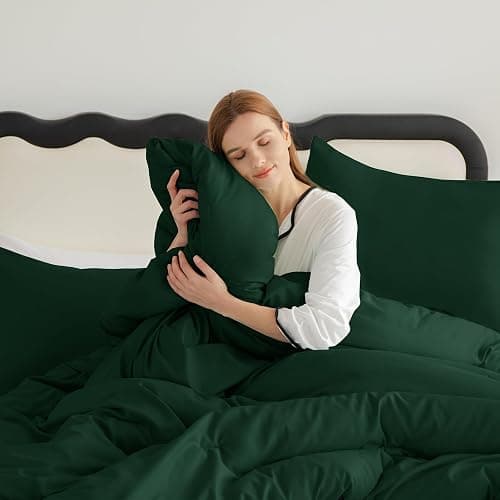 CozyLux Dark Emerald Green Comforter Set Twin/Twin XL Size, 2 Pieces Twin Extra Long Solid Breathable Quilted Bedding Sets, Soft Bed Set with Down Alternative Comforter and 1 Pillowcase for All Season thumbnail 8