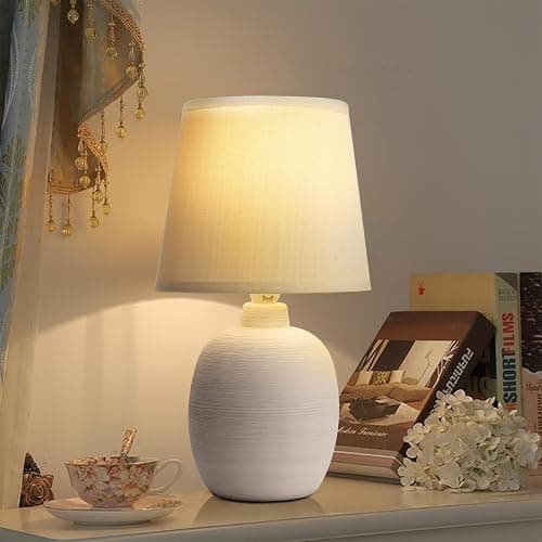 Aigostar Keramik-Tischlampe mit Elegantem Design, Nachttischlampe mit Stoffschirm, E14 Fassung, Kabelschalter, für Schlafzimmer, Wohnzimmer, Geschenk - H31cm (Aprikosenfarbe) thumbnail 2