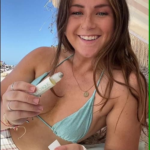SURFCHIQUE Tropical Beach Perfume Oil Roll on Fragrance for Women with Coconut, Vanilla notes and touch of Mango & Papaya - Sand in Your Sheets thumbnail 5