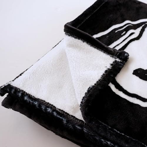 Franco Collectibles® Peanuts® Snoopy Black & White Super Soft Plush Cozy Throw Blanket, 46 in x 60 in, (Official Peanuts Product) thumbnail 5