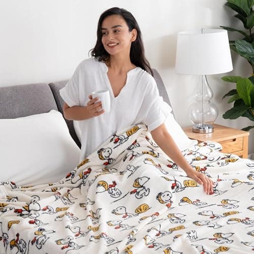 Berkshire Blanket Peanuts® VelvetLoft® Cute Character Snoopy Plush Blanket,The Flying Ace,Full/Queen 90 in x 90 in (Official Peanuts® Product) thumbnail 5