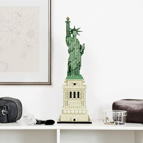 LEGO Architecture Statue of Liberty Model Kit for Adults to Build, Collectable New York Souvenir Building Set, Gift Idea for Women, Men, Her or Him, Home Decor, Creative Activity 21042 thumbnail 2