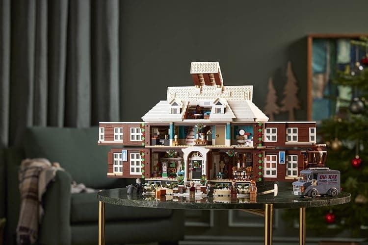 Lego Ideas Home Alone Exclusive Building Set 21330, for ages 18+ thumbnail 2