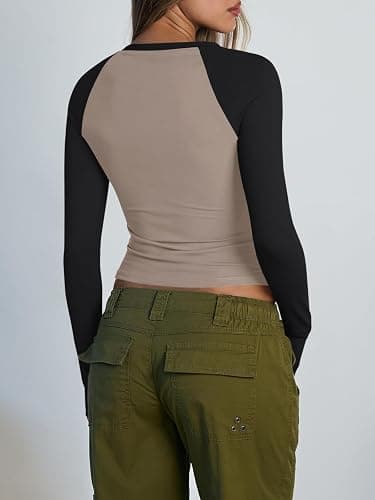 Trendy Queen Women's Long Sleeve Shirts Slim Fit Stretchy Color Block Slightly Cropped Tops thumbnail 4