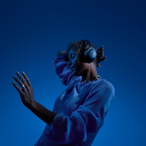 Bose QuietComfort Ultra Bluetooth Headphones, Wireless Headphones with Spatial Audio, Over Ear Noise Cancelling with Mic, Up to 24 Hours of Playtime, Lunar Blue - Limited Edition Color thumbnail 7