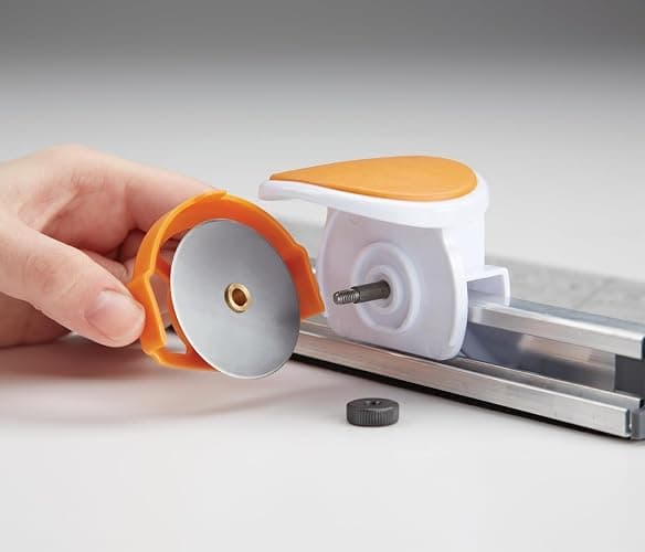 Fiskars Rotary Cutter and Ruler thumbnail 2