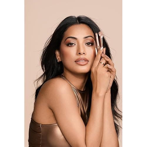 Real Techniques New Nudes Daily Swipe Eye Kit, Makeup Brushes For Eyeshadow, Liner, & Brows, Makeup Tape, For Natural Or Smokey Makeup Look, Synthetic Bristles, Cruelty-Free & Vegan, 7 Piece Set thumbnail 6