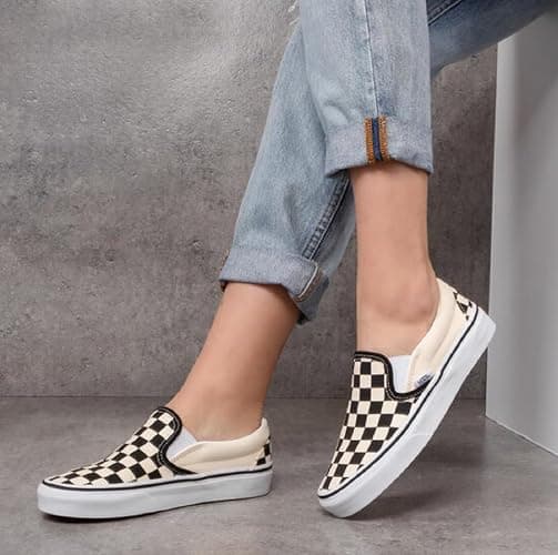 Vans Women's UA Classic Slip-On Sneakers thumbnail 4