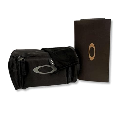 Oakley Flight Deck MEDIUM/LARGE Ski Goggles for Men for Women | In Black, Factory Pilot Black & Matte Black. Bonus kit: cleaning spray, cloth, screwdriver & mirror. thumbnail 6