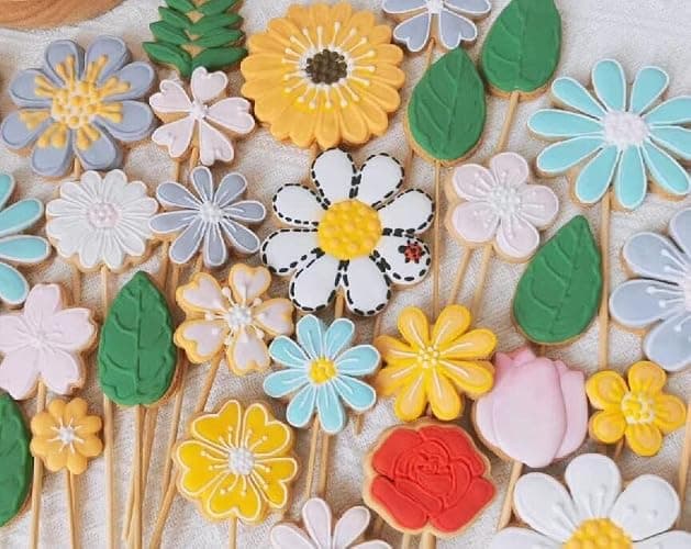 Q-BAKER Spring Summer Flowers Cookie Cutters - Rose, Sunflower, Tulip, Daisy Flower, Butterfly, Stainless Steel Holiday Cookie Cutter Shapes for Baking Gift thumbnail 6
