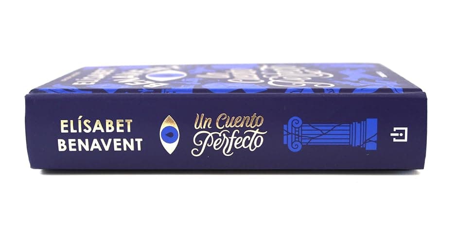 Un cuento perfecto (Edición limitada, cantos pintados) / A Perfect Story (Limited Edition, Sprayed Edges) (Spanish Edition) thumbnail 2