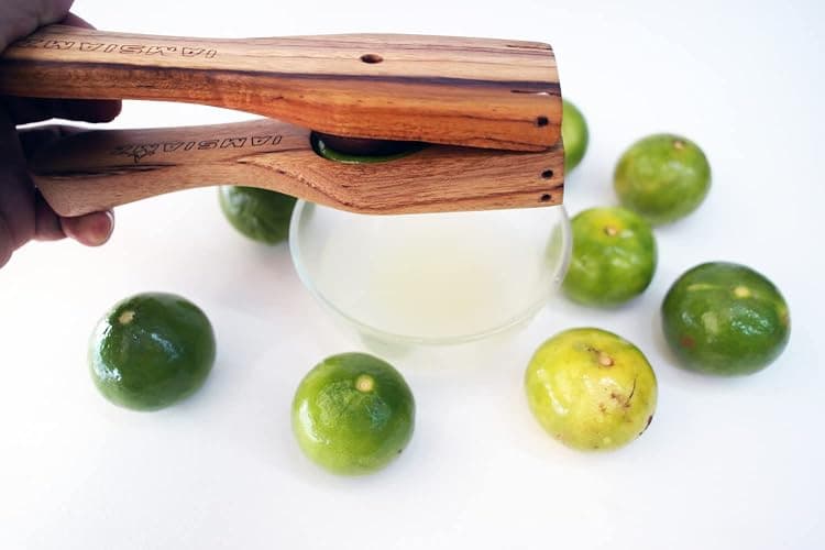 Wooden Lemon Lime Squeezer - Heavy Duty Manual Citrus Press for Extracting Juicer thumbnail 2