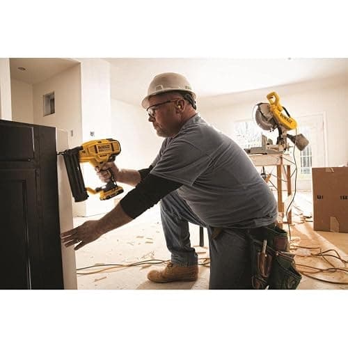 DEWALT DCN680B 20V MAX* XR® 18 GA Cordless Brad Nailer (Tool Only) thumbnail 2