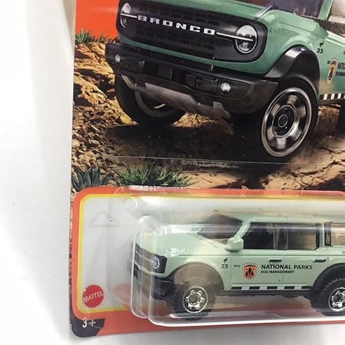 Matchbox 2021 Ford Bronco 25/100 (Mint Green) 1:64 Scale Die-Cast Metal Collectible Truck for Kids thumbnail 4