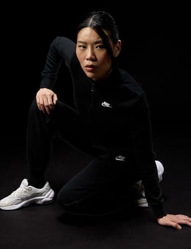 Nike Women's Sportswear Club Fleece Mid-Rise Oversized Sweatpants thumbnail 2