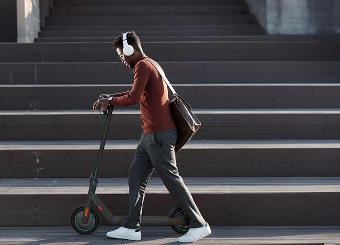 Odys Alpha X5 Faltbarer E-Scooter mit Straßenzulassung & Appanbindung (max 20 km/h, bis zu 50km Reichweite & bis max 119kg Gesamtgewicht, 10" Luftreifen, duales Bremssystem, LED-Farbdisplay, schwarz) thumbnail 17