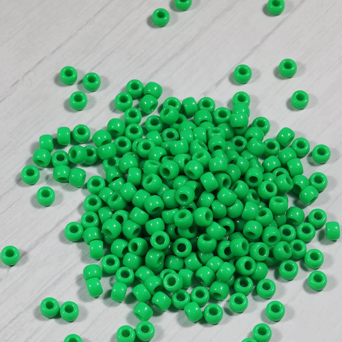 1000pcs 6x9mm Colorful Beads for Stringing Large Hole Acrylic Craft Beads Green Color Pony Beads for Necklaces Bracelets Jewelry Making (Green) thumbnail 2