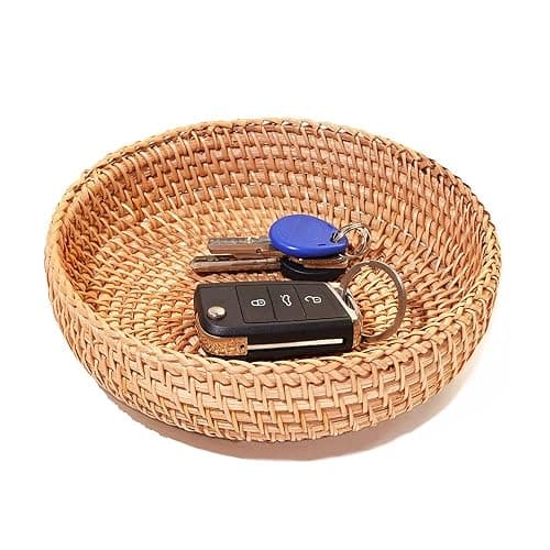 Small Round Keys Basket for Entryway Woven Baskets for Organizing Tabletop Decorative Wicker Organizer Basket for Keys Wallet Cell Phone for Fruit Candy Cracker - Image 1