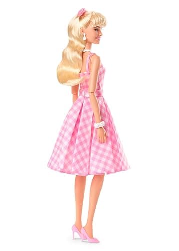 Barbie The Movie Doll, Margot Robbie as Barbie, Collectible Doll Wearing Pink and White Gingham Dress with Daisy Chain Necklace thumbnail 6