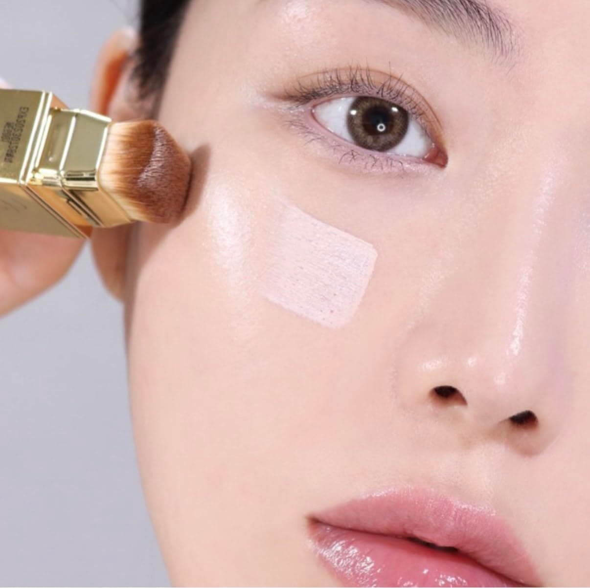 Blanc Cover Cream Stick V White - Korean Color-Changing Foundation Stick with Volufiline - Medium to Full Coverage Dewy Finish Base Makeup - Dual-Ended with Detachable Brush (202) thumbnail 4