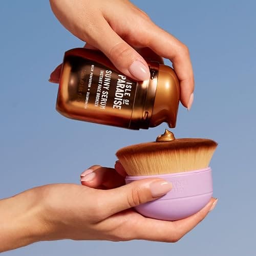Isle of Paradise Shape and Glow Self Tan Blending Brush - Palm Sized, Streak Free Applicator for Face and Body thumbnail 2