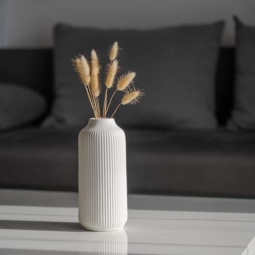 flature Keramik Vase mit Rillen - Dekovase Klein für Pampasgras als Boho Deko, kleine Blumenvase Weiß Matt 21cm hoch für Flowers, Wohnungsdeko für frische Blumen, Trockenblumen, Esstisch, Büro (Gr.M) thumbnail 2