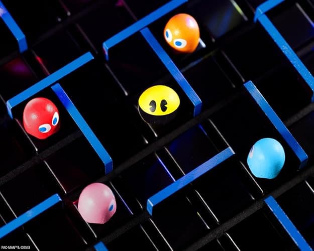 Quoridor Pac-Man | Fun Game for The Whole Family | Classic Arcade Game| Ages 8+ | 2 to 5 Players | 15 Minutes thumbnail 3