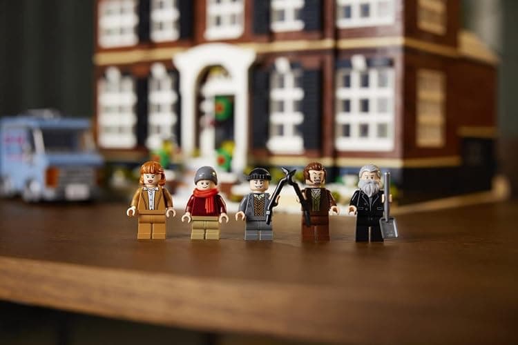 Lego Ideas Home Alone Exclusive Building Set 21330, for ages 18+ thumbnail 4