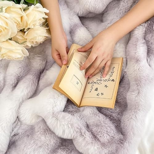 H&D Faux Fur Throw Blanket for Couch,Fluffy Cozy Soft Plush Luxury Thick Fuzzy Fleece Blanket for Couch Bed Sofa Bedroom Living Room,Comfy Bubble Blanket thumbnail 3