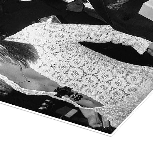 Posterlounge Jane Birkin et Serge Gainsbourg Poster | 80 x 120 cm de Celebrity Collection Noir et blanc Tableaux Décoration murale thumbnail 3