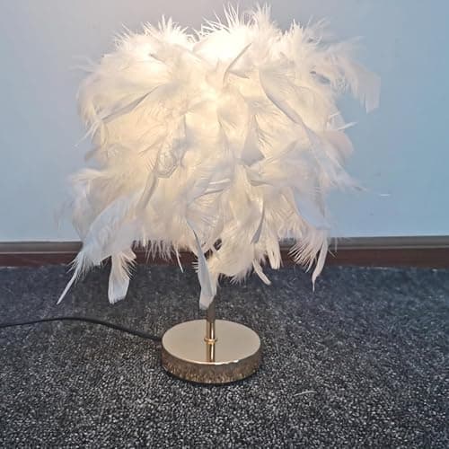 GUANSHAN Weiße Feder-Tischlampe, Nachttischlampe mit goldenem Sockel, Feder-Tischleuchte, Schreibtisch-Lampenschirm für Schlafzimmer, Heimdekoration, Fotografie-Requisiten thumbnail 7
