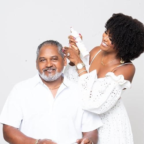 Donna's Recipe by Tabitha Brown | Whipped Vanilla Cream Blow-Dry & Heat-Protectant Spray – 450 °F Protection, Faster Drying, Frizz Control – 5.5 fl oz thumbnail 4