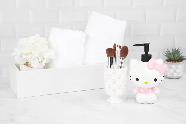 Jay Franco Hello Kitty Soap Dispenser - Pink & White Bathroom Accessory - Resin Lotion Pump thumbnail 4