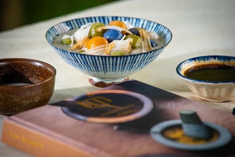 NHUM - Recipes from a Cambodian Home Kitchen thumbnail 5