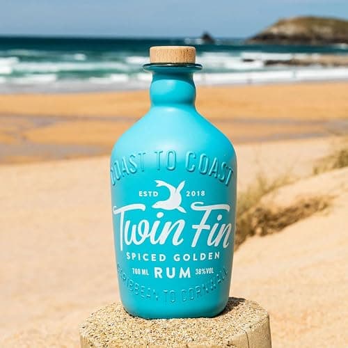 Twin Fin Spiced Golden Rum | Caribbean Rum Spiced in Cornwall | Smooth Vanilla, Exotic Citrus & A Light Smokiness | Pair with Ginger Beer & Lime Wedges | Epic Mojitos | 38% vol | 70cl thumbnail 3