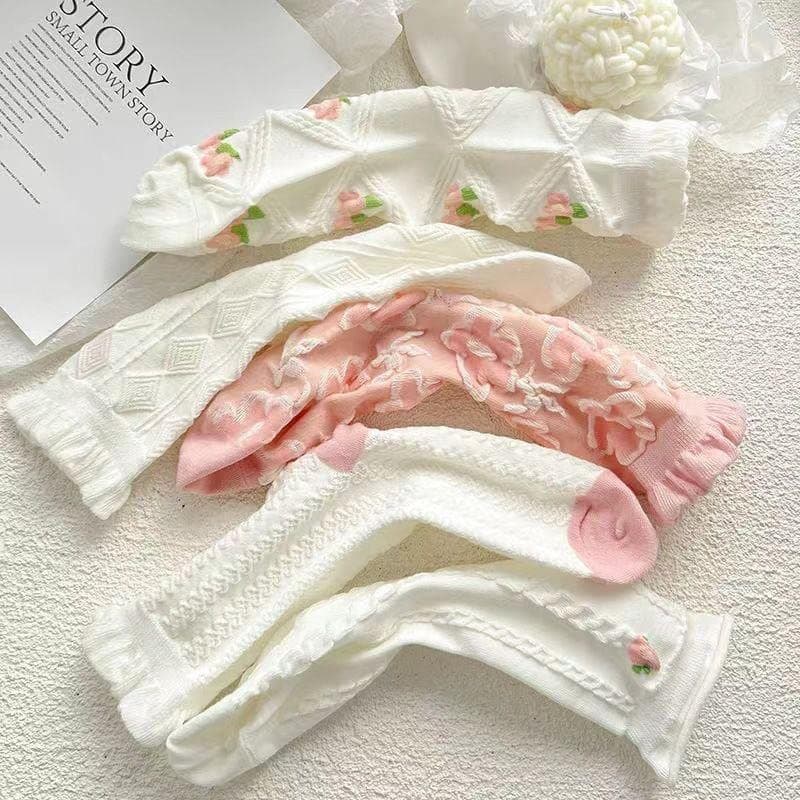 Women 5 Pairs Floral Crew Socks Cottagecore Ruched Ruffle Socks Aesthetic Cutecore Ankle Socks Preppy Accessories thumbnail 5