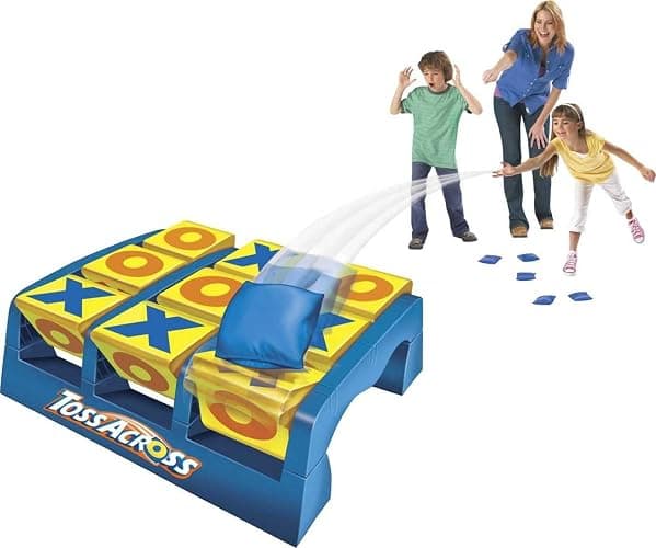 Mattel Games Toss Across Game, Beanbag Tic Tac Toe for 2 to 4 Players Ages 5 Years and Older thumbnail 2