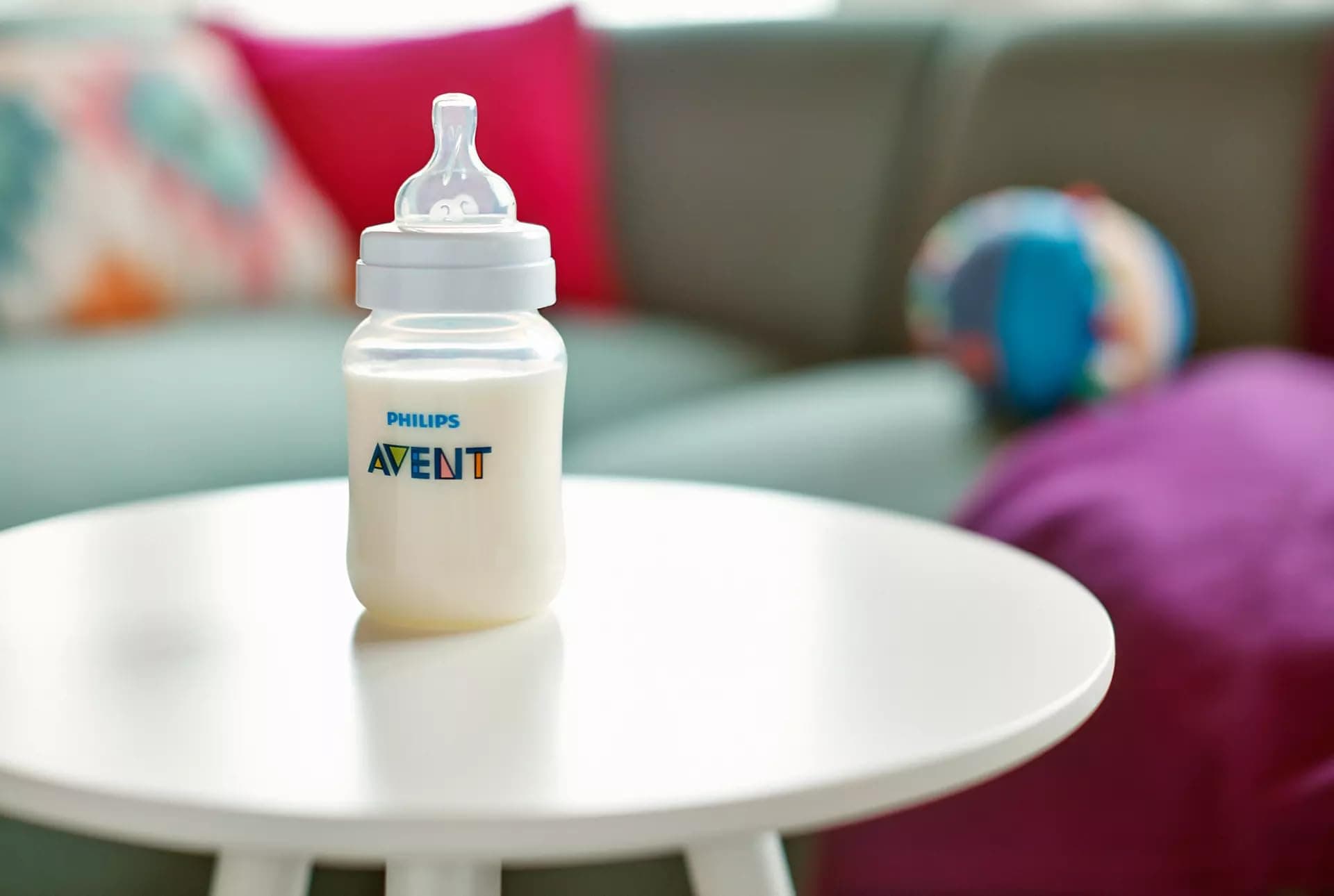 Philips Avent Anti-Colic Baby Bottles, 260ml, 3-Pack SCY103/03 thumbnail 2