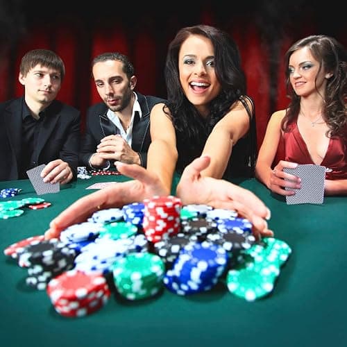 Global Gizmos 50520 200 Piece Poker Set / 4g Chips/Contains Chips, Dice & Cards/Portable Casino Style Carry Case/Texas Hold’Em, Blackjack and More thumbnail 6