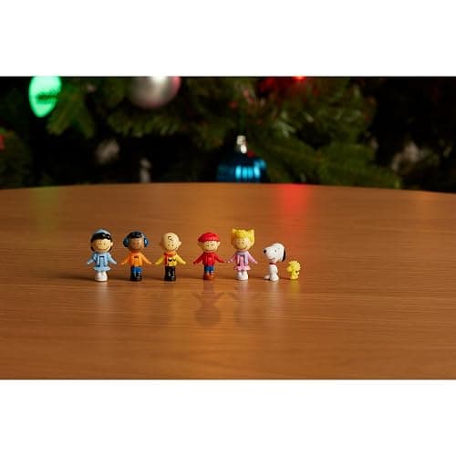 Polly Pocket x Peanuts Collector Compact, Micro Dolls and Playset, 7 Themed Accessories, 4 Iconic Locations, Snoopy & Woodstock thumbnail 4