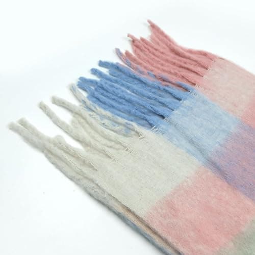Cute scarf! thumbnail 2