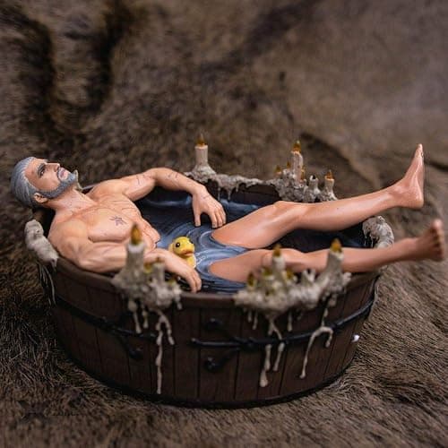 Dark Horse Deluxe The Witcher III: The Wild Hunt: Geralt in Bath Polyresin Statuette Brown thumbnail 2