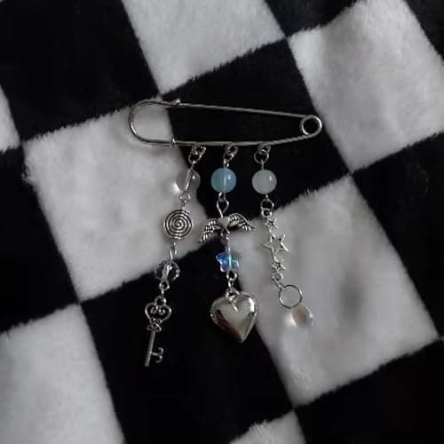 Cutecore Pins for Bags Goth Emo Grunge Bag Charms Purse Backpack Accessories Y2k Cute Kawaii Decorative Pins thumbnail 2